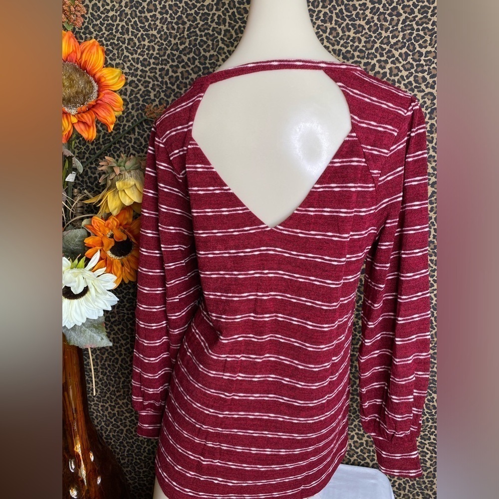 🌴3/$30🌴DOE & RAE Red Striped Long Balloon Sleeve Open Keyhole Back Top NWT - Picture 10 of 13